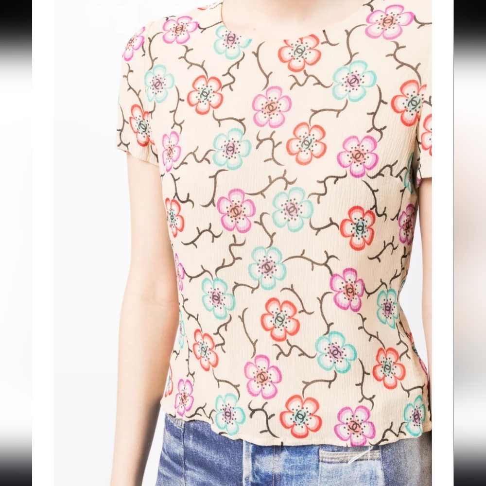CHANEL Cream Floral Short-Sleeve Blouse with Pink Orange Green Flowers - Picture 13 of 14